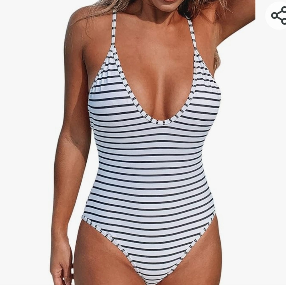 CUPSHE Women's One Piece Swimsuit Striped Scoop Neck Cross Back Beach Swimwear